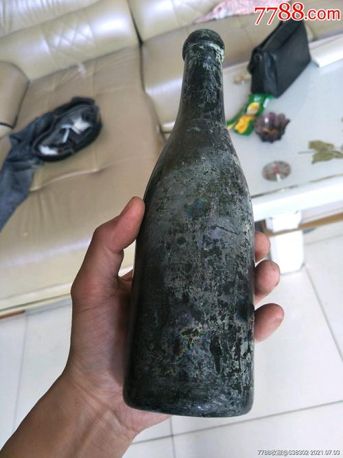 元代琉璃瓶 穿越时空的酒文化载体