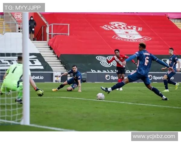 足总杯精彩对决多特蒙德大胜那不勒斯乌龙球引发争议与热议