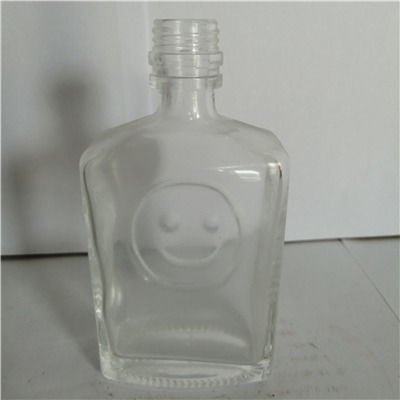 喷涂烤花玻璃酒坛子与晶白料玻璃酒瓶 传统与工艺的融合之美
